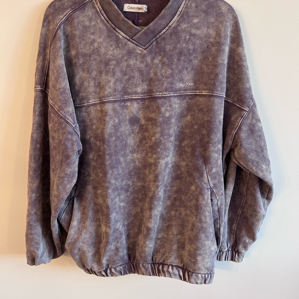 Calvin Klein Purple V-Neck Sweater Soft Fabric
